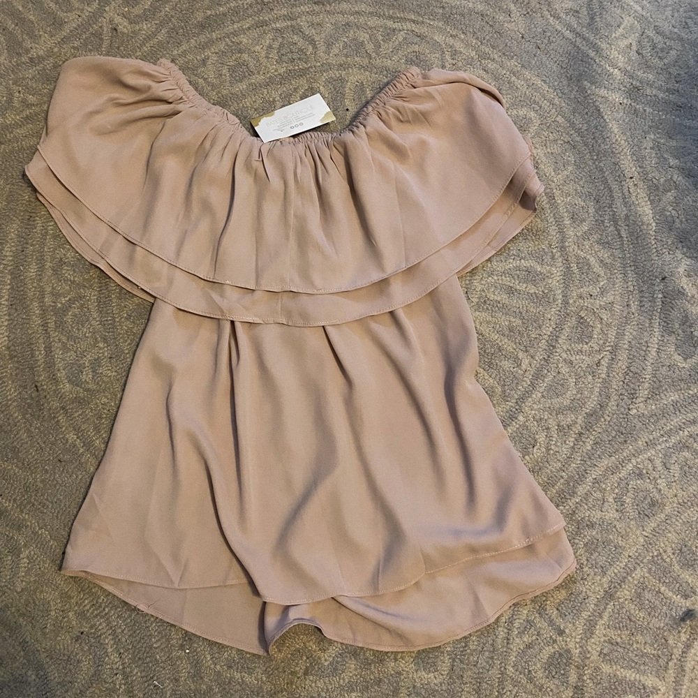 NWT Off the Shoulder Rose pink size Medium Top